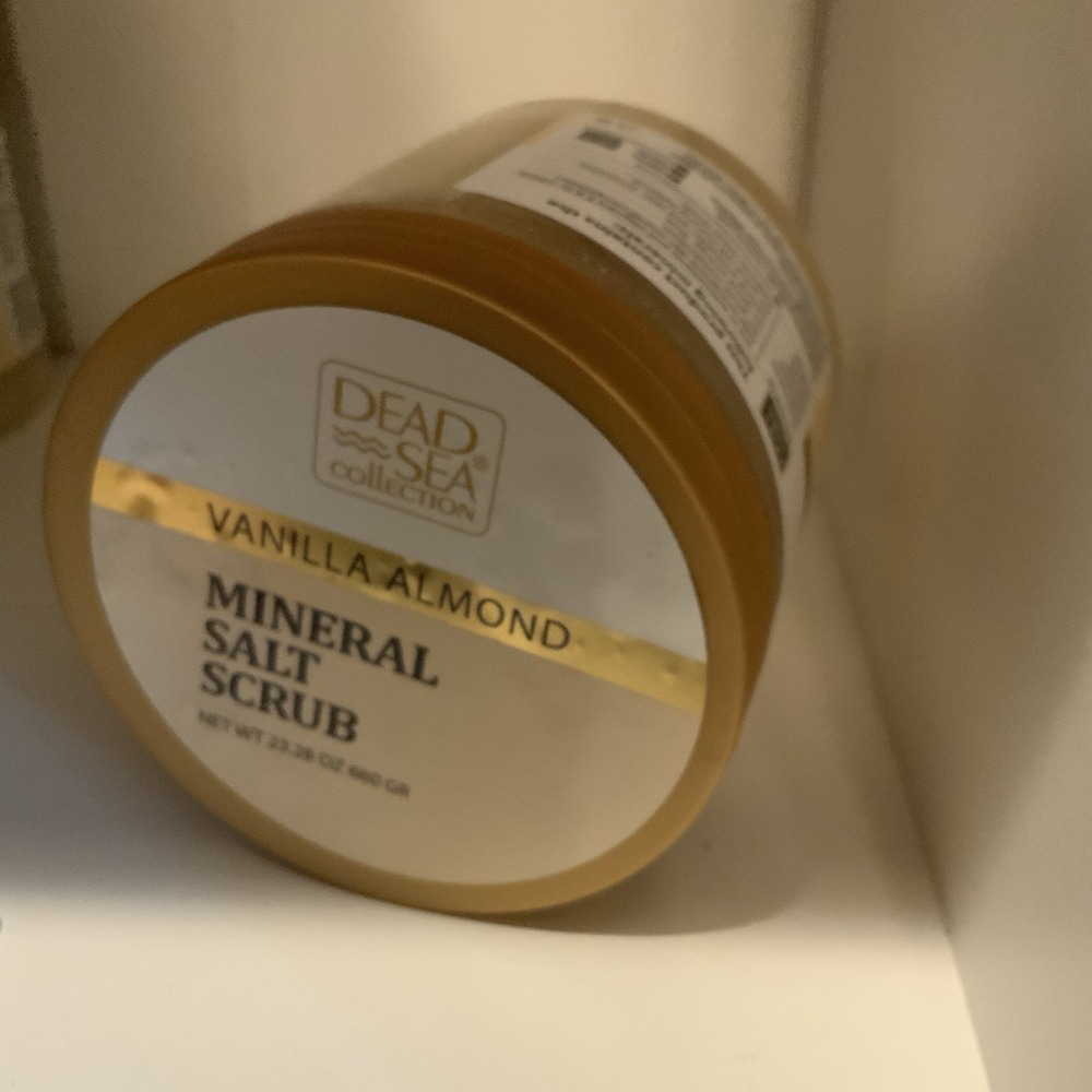 Dead Sea Collection Vanilla Almond Exfoliating Mineral Salt Scrub (23.28 oz) - Picture 2 of 3